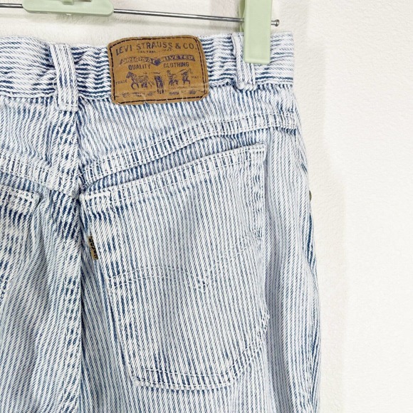 Levi's Denim Railroad Stripe Tapered Leg Jeans Sz 9 Junior Light Wash Pockets - Picture 5 of 7